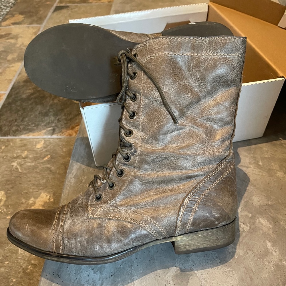 Steve Madden Troopa Stone Lea Boots, Size 10
